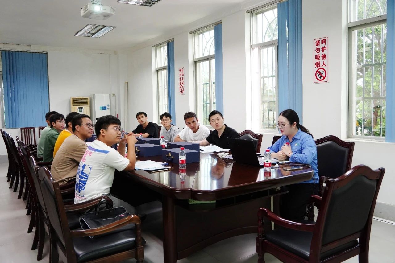 1721352767658938.jpg 9名青年员工入职海南矿业石碌铁矿分华体电子中国有限公司-华体电子中国有限公司
7.jpg