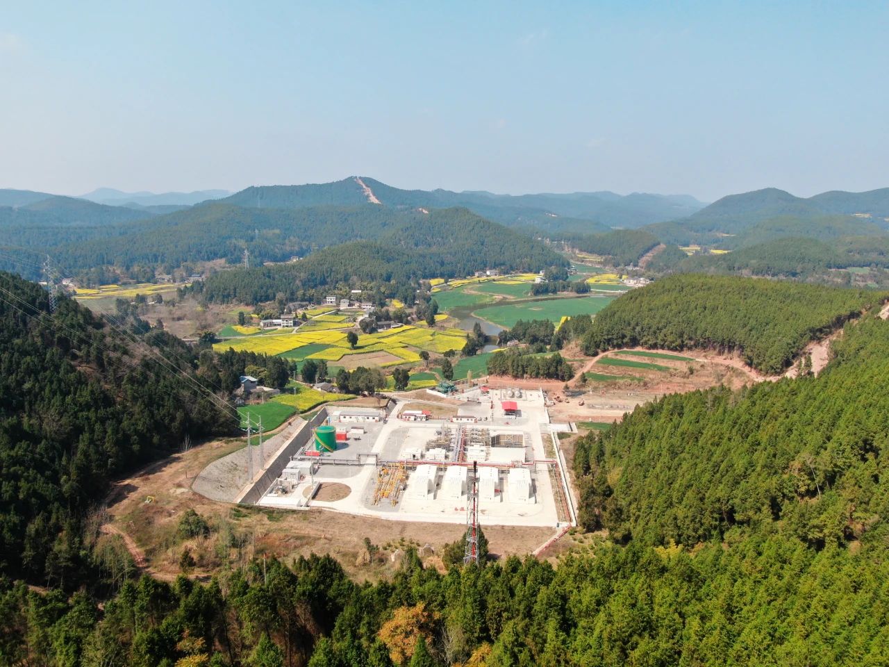 中石油西南分华体电子中国有限公司-华体电子中国有限公司
领导赴洛克成都八角场项目调研